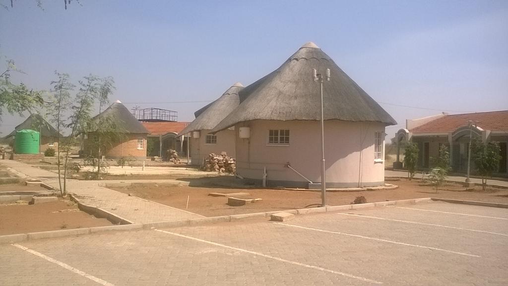 Sahara Stones Hotel Palapye Exterior foto