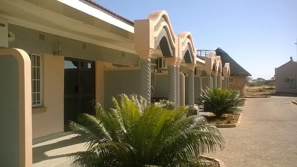 Sahara Stones Hotel Palapye Exterior foto