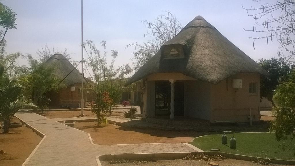 Sahara Stones Hotel Palapye Exterior foto