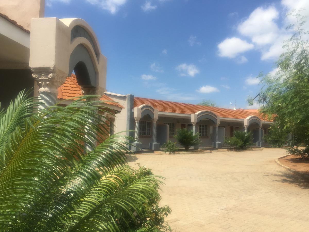 Sahara Stones Hotel Palapye Exterior foto